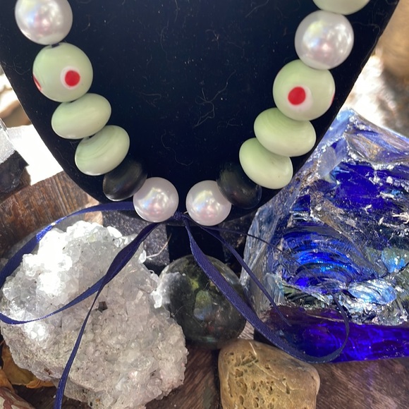 Retro Style 50’s Pin-Up Vibe Handmade Necklace w Upcycled Beads & Ribbon - Picture 4 of 6